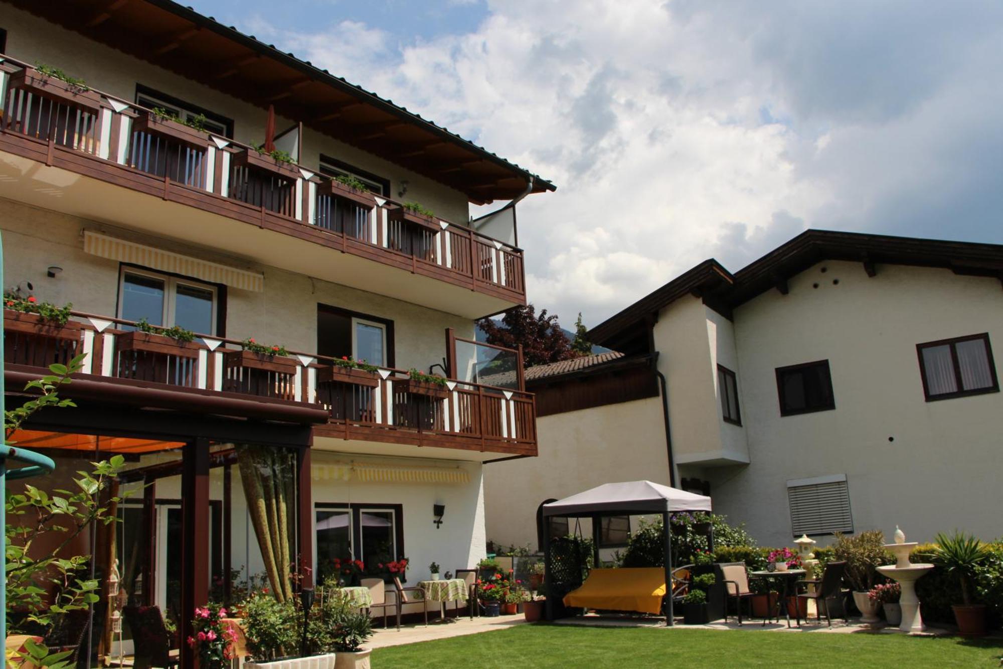 Hotel Haus Riedl Seeboden Exterior foto