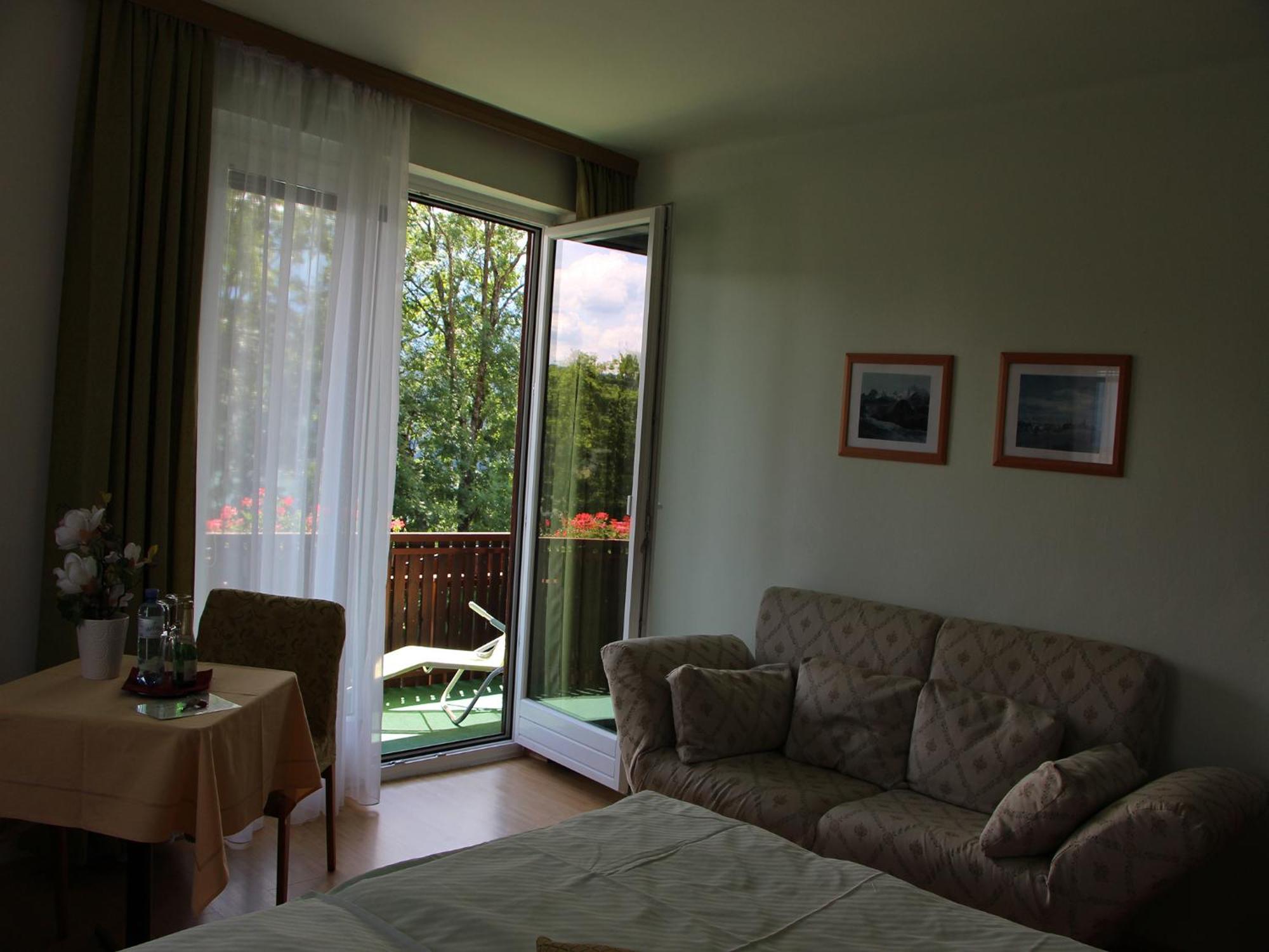 Hotel Haus Riedl Seeboden Habitación foto