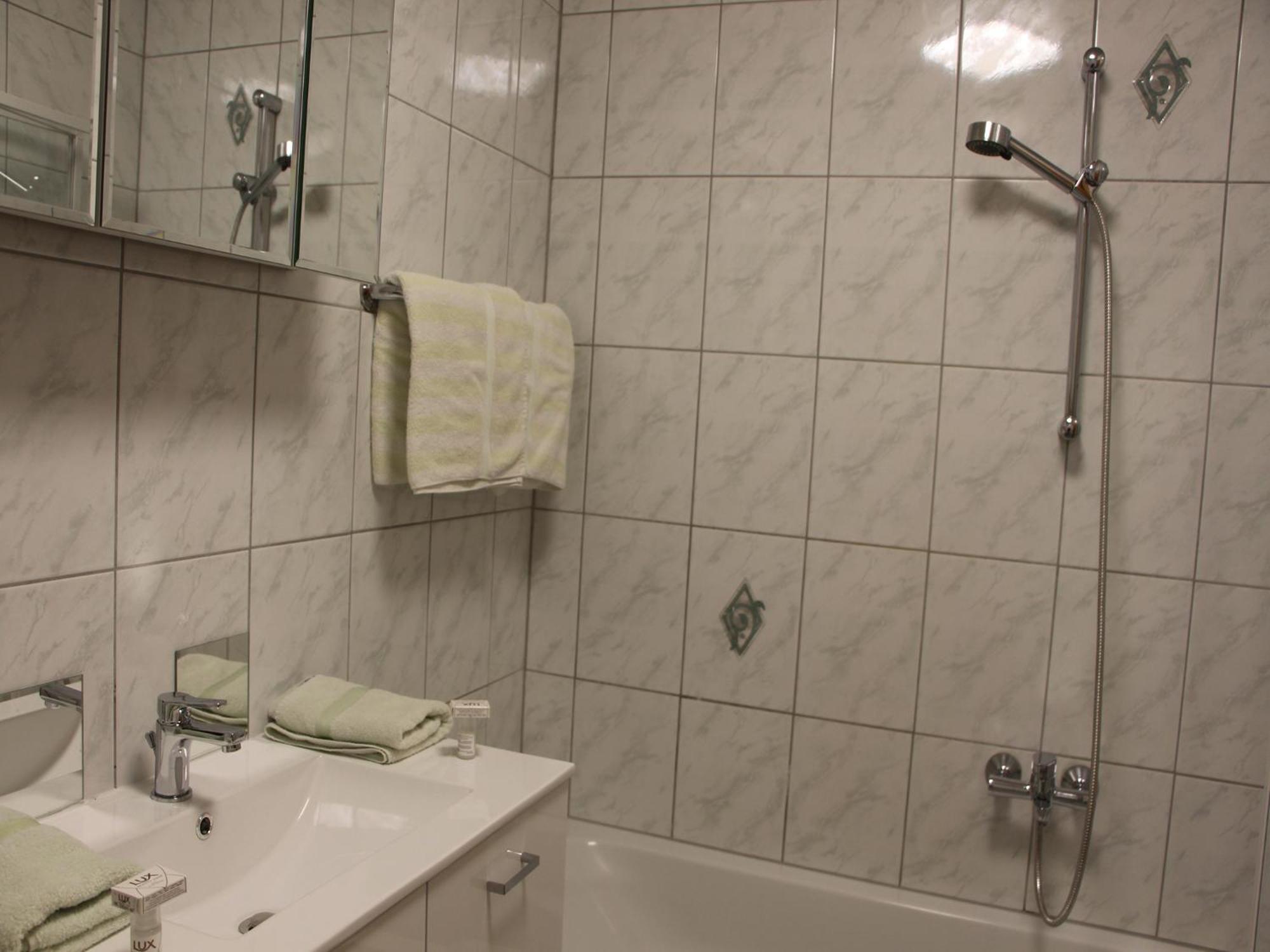 Hotel Haus Riedl Seeboden Habitación foto